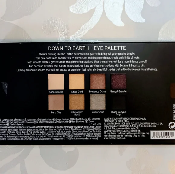 The Body Shop Down to Earth 8-color Eye Shadow Palette - Picture 5 of 5